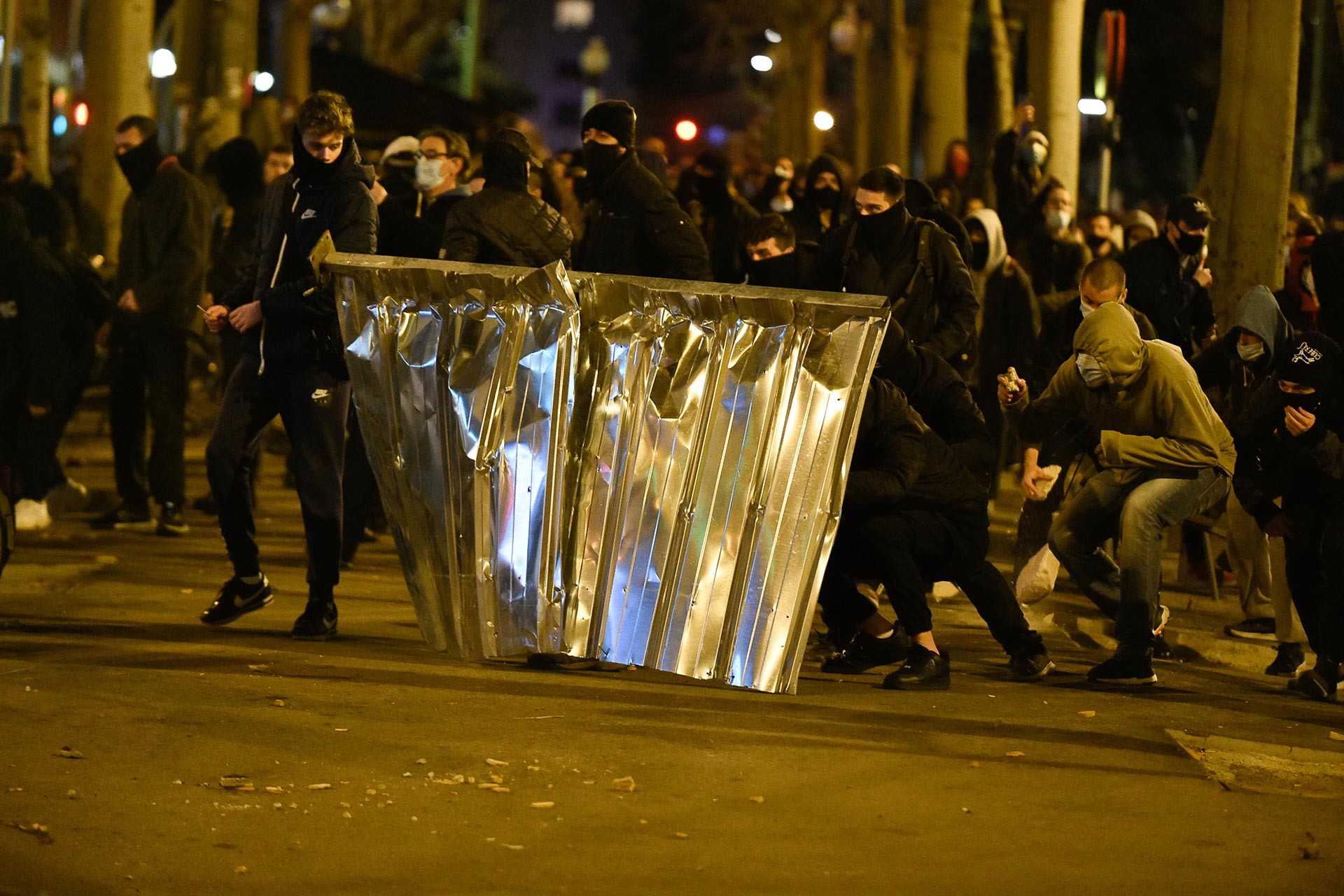 Pablo Hasel'in cezaevine konulmasına ilişkin kalabalık protestolar