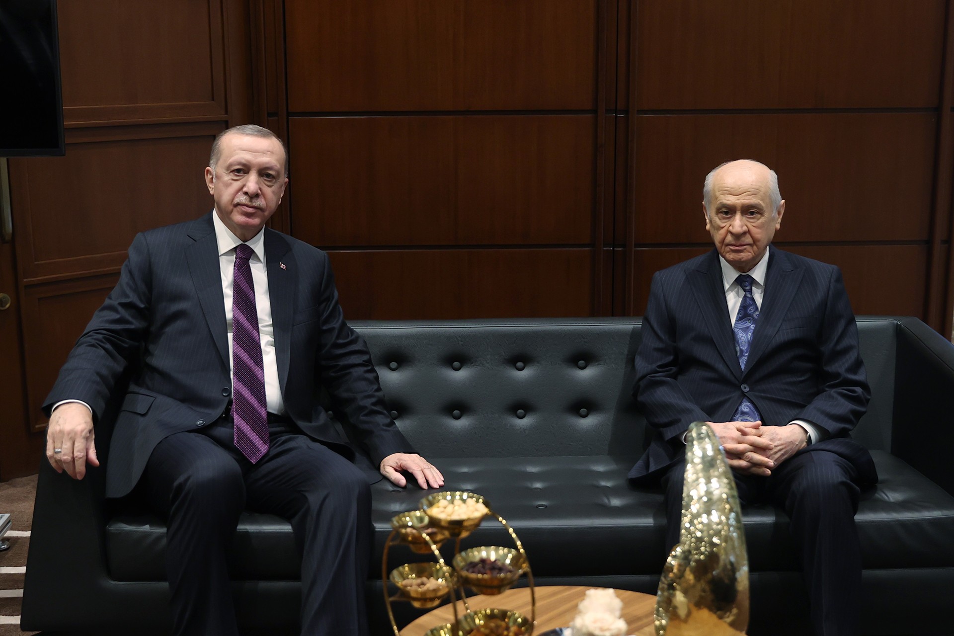 Cumhurbaşkanı Recep Tayyip Erdoğan, 'İnsan Hakları Eylem Planı'nı açıkladığı toplantının hemen ardından MHP Genel Başkanı Devlet Bahçeli ile buluştu.