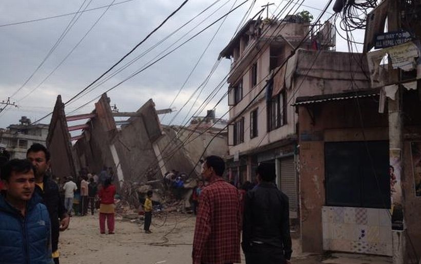 Nepal depreminde ölü sayısı bin 400'e ulaştı