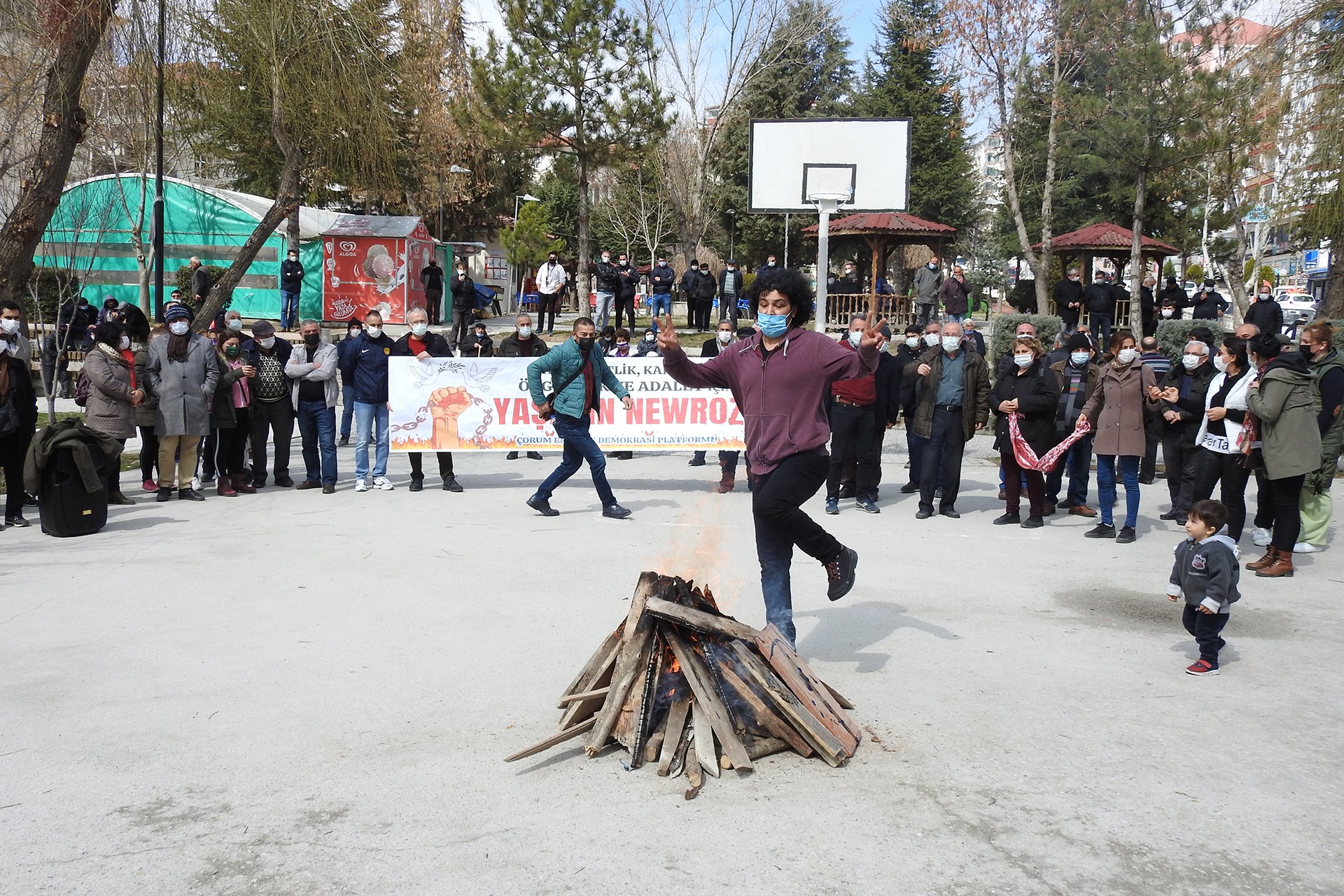 Çorum'daki Newroz kutlamasından bir fotoğraf.