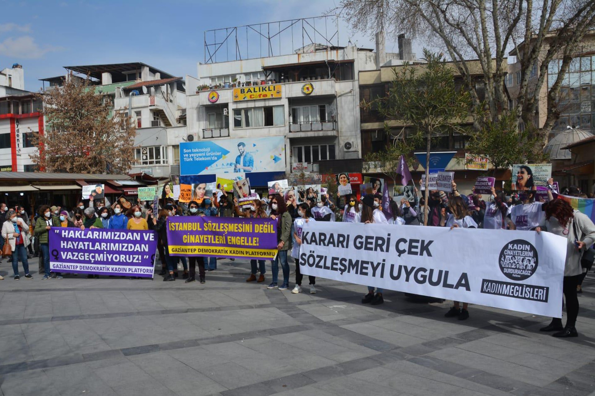 Antep'te kadınlar açıklama yaptı