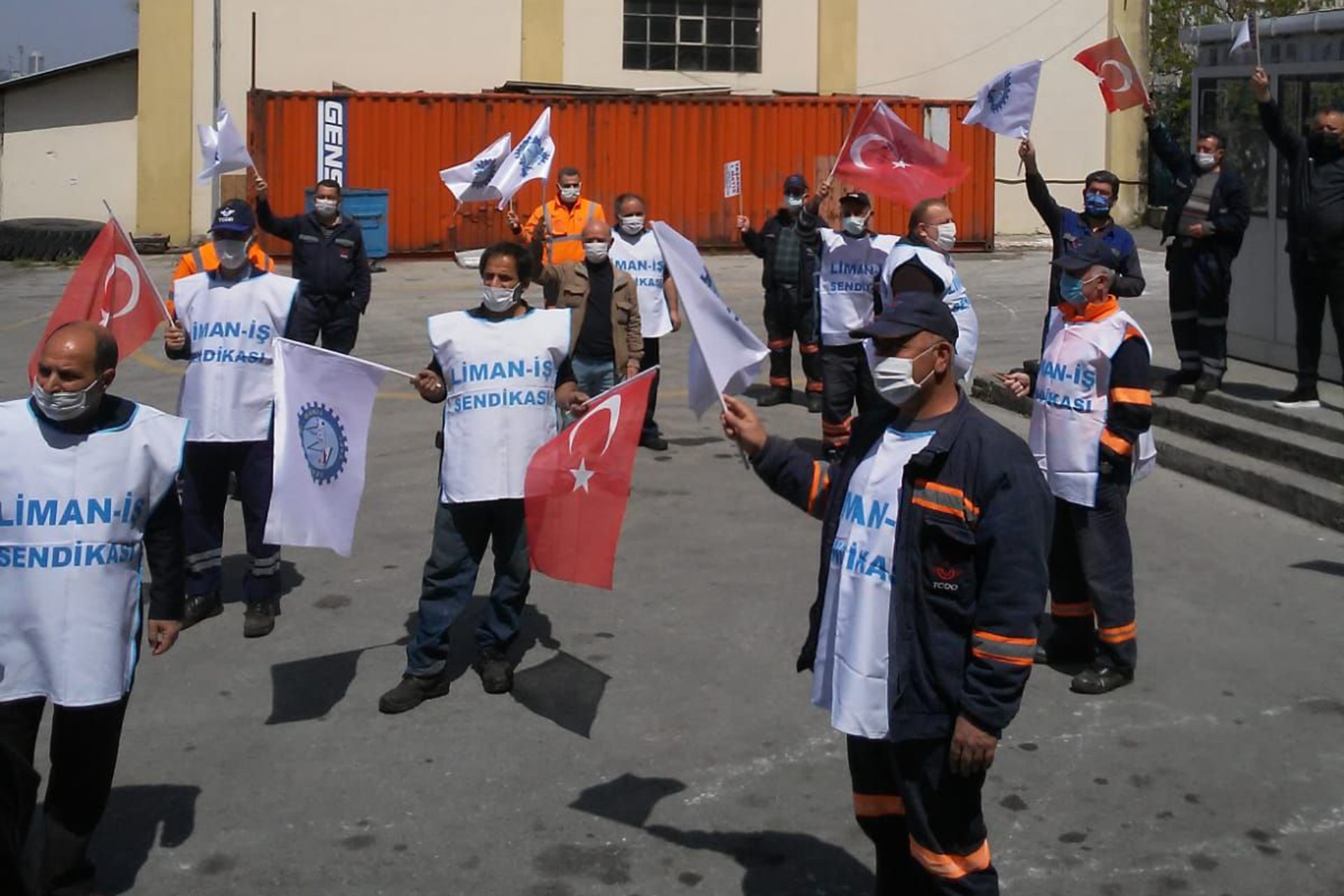 İstanbul İşçi Sendikaları Şubeler Platformu üyesi işçiler 1 Mayıs'ı kutladı
