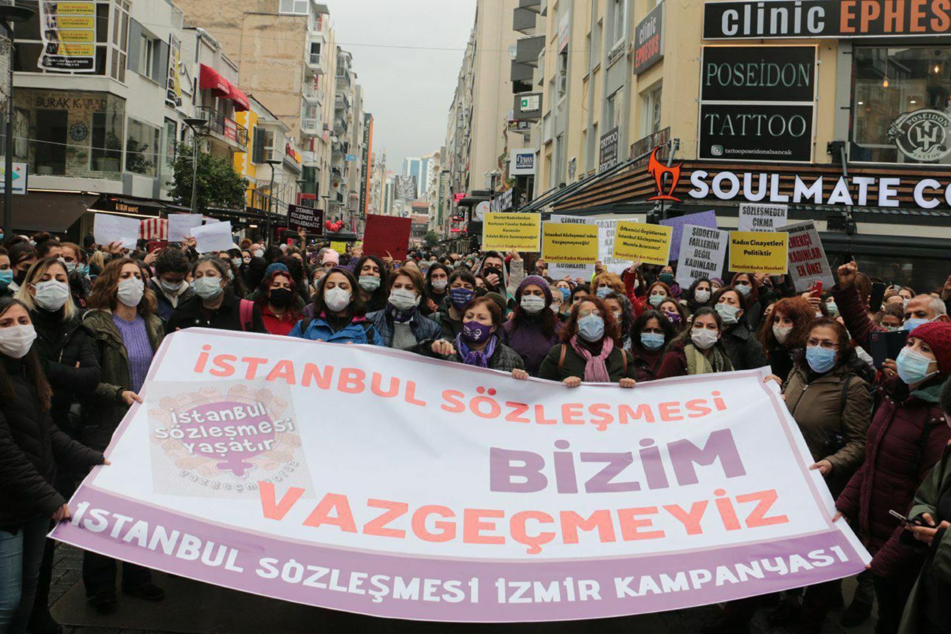 İzmir'de kadınlar İstanbul Sözleşmesine sahip çıktı