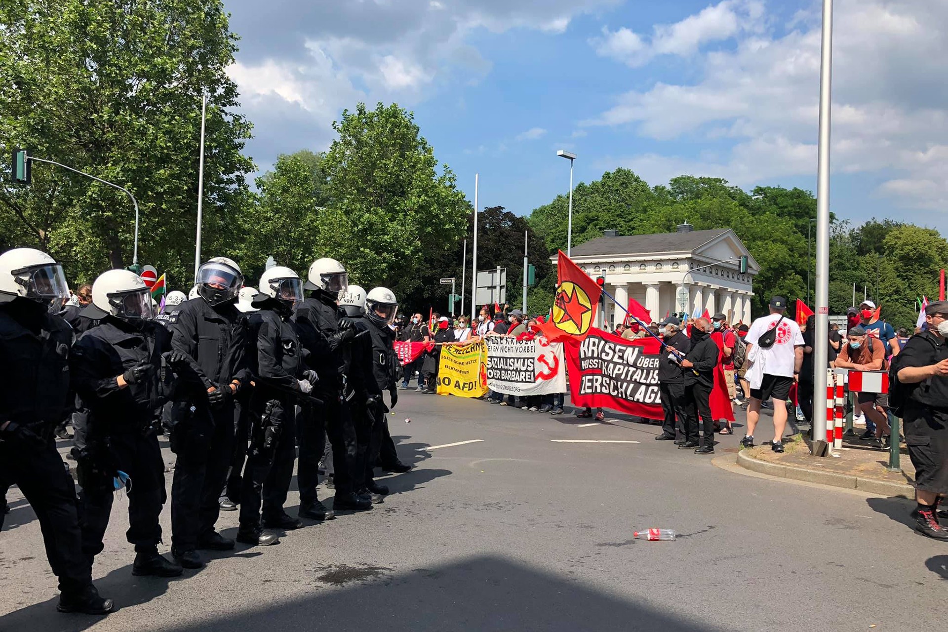 Almanya’da gösteri hakkı için yapılan eylem polis müdahalesiyle bitti