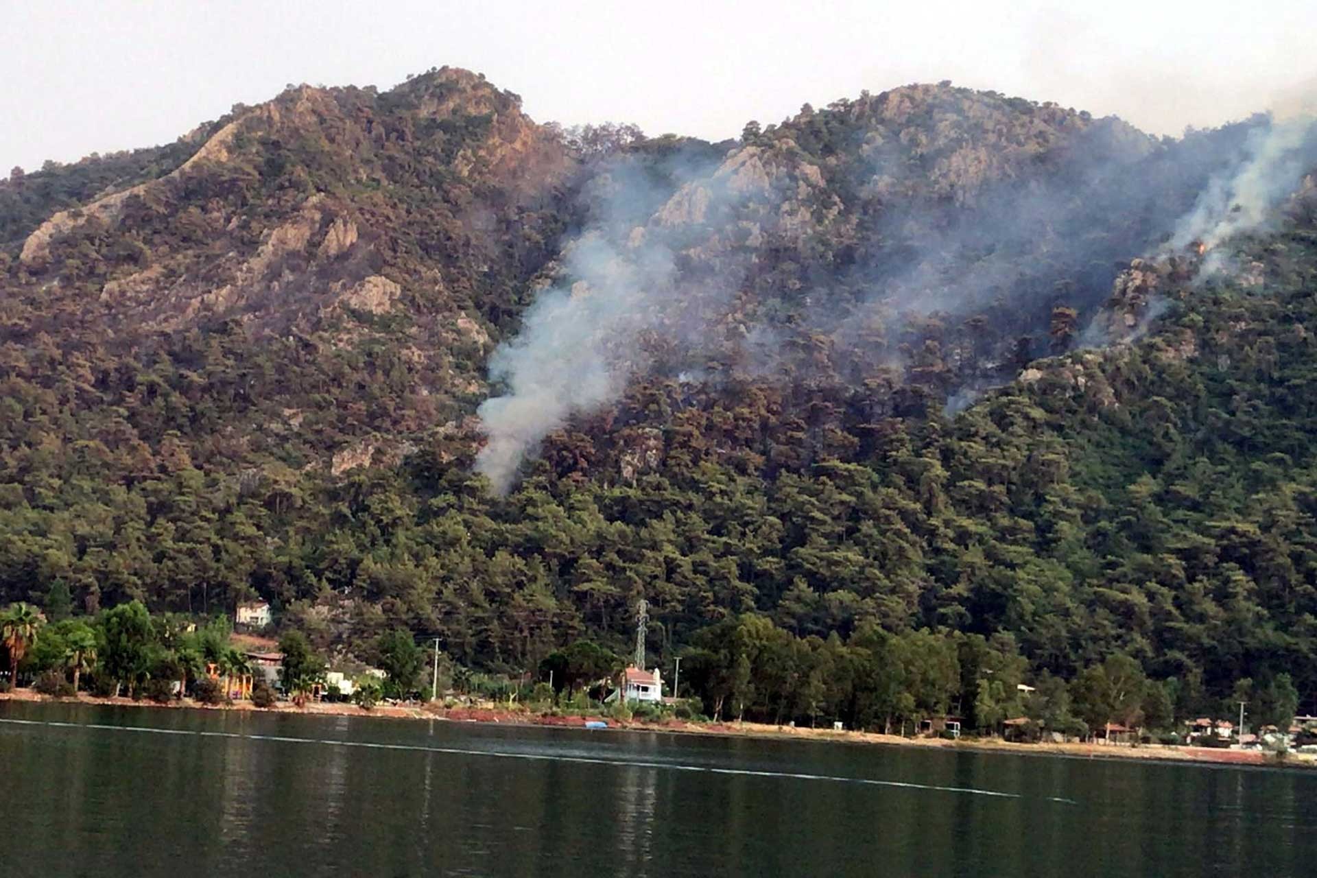 Marmaris yangını 8'inci gününde: 13 bin 500 hektarlık orman yandı