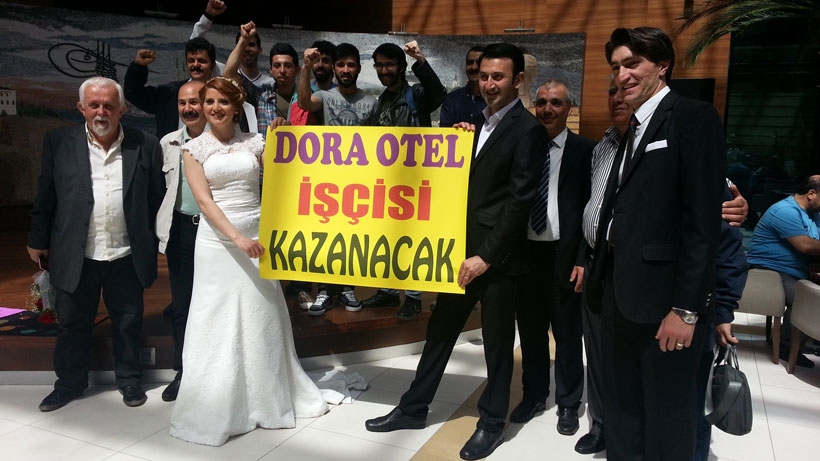 Nikahta direniş pankartı