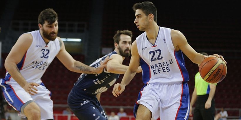 Türk Telekom'u 93-75 mağlup eden Anadolu Efes yarı finalde