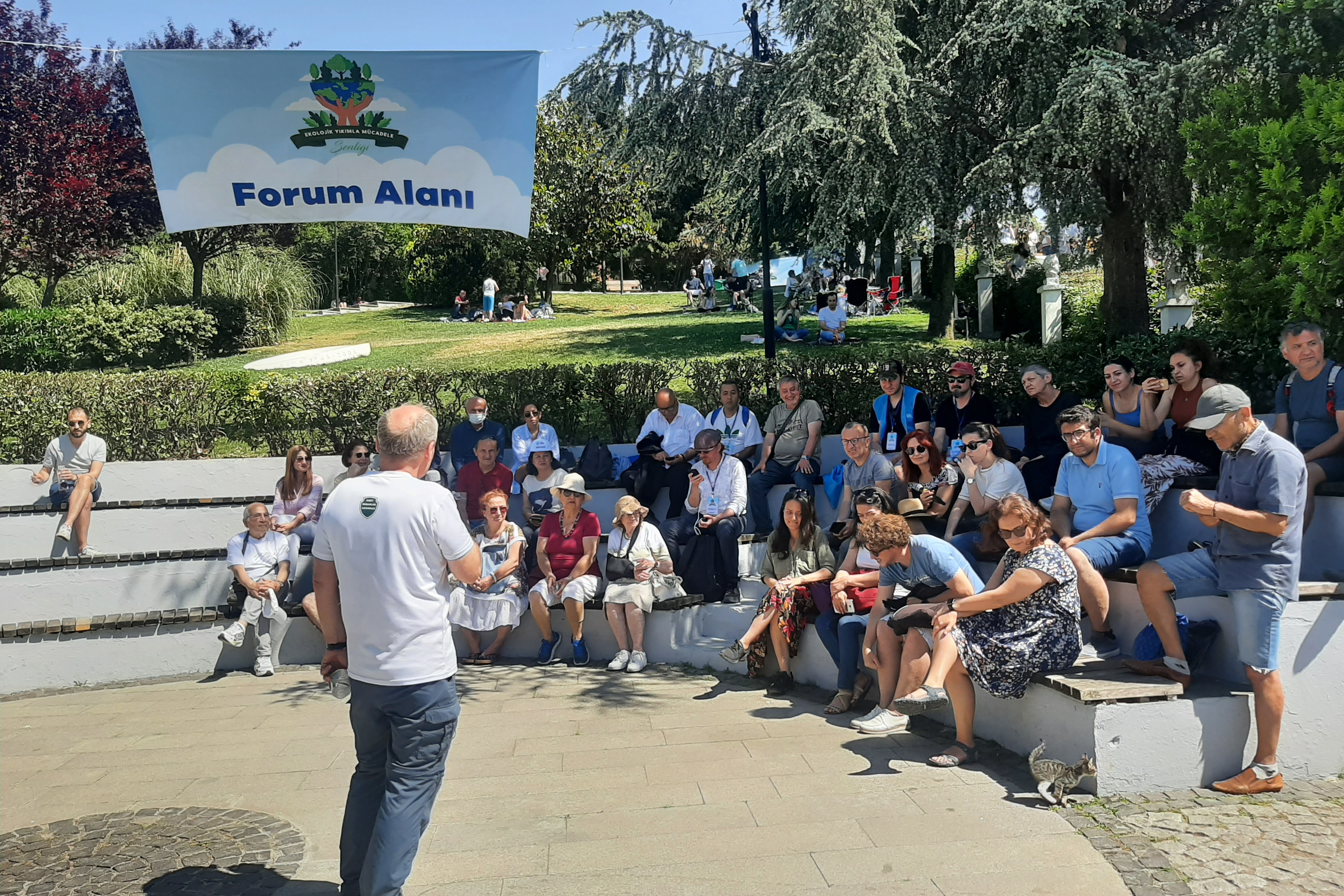 ÇMO İstanbul Şubesinin düzenlediği 'Ekolojik yıkımla mücadele şenliği'nden bir fotoğraf.