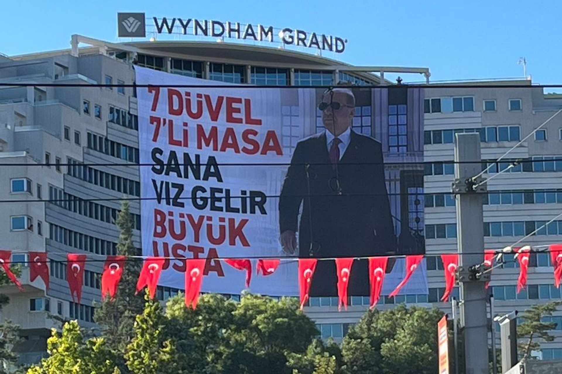 Cumhurbaşkanı Recep Tayyip Erdoğan'ın Kayseri mitinginden bir fotoğraf.