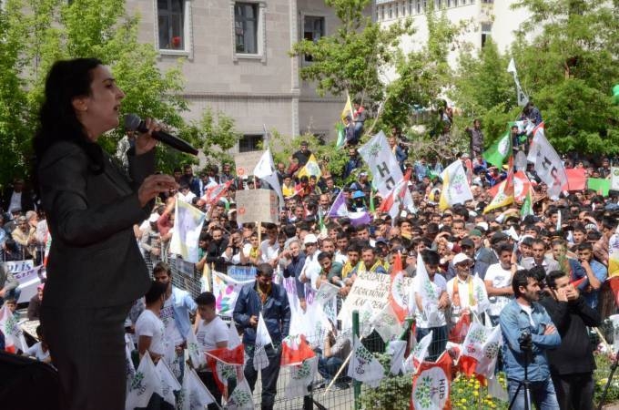 'Halk sana sırtını dönmesin de ne yapsın'