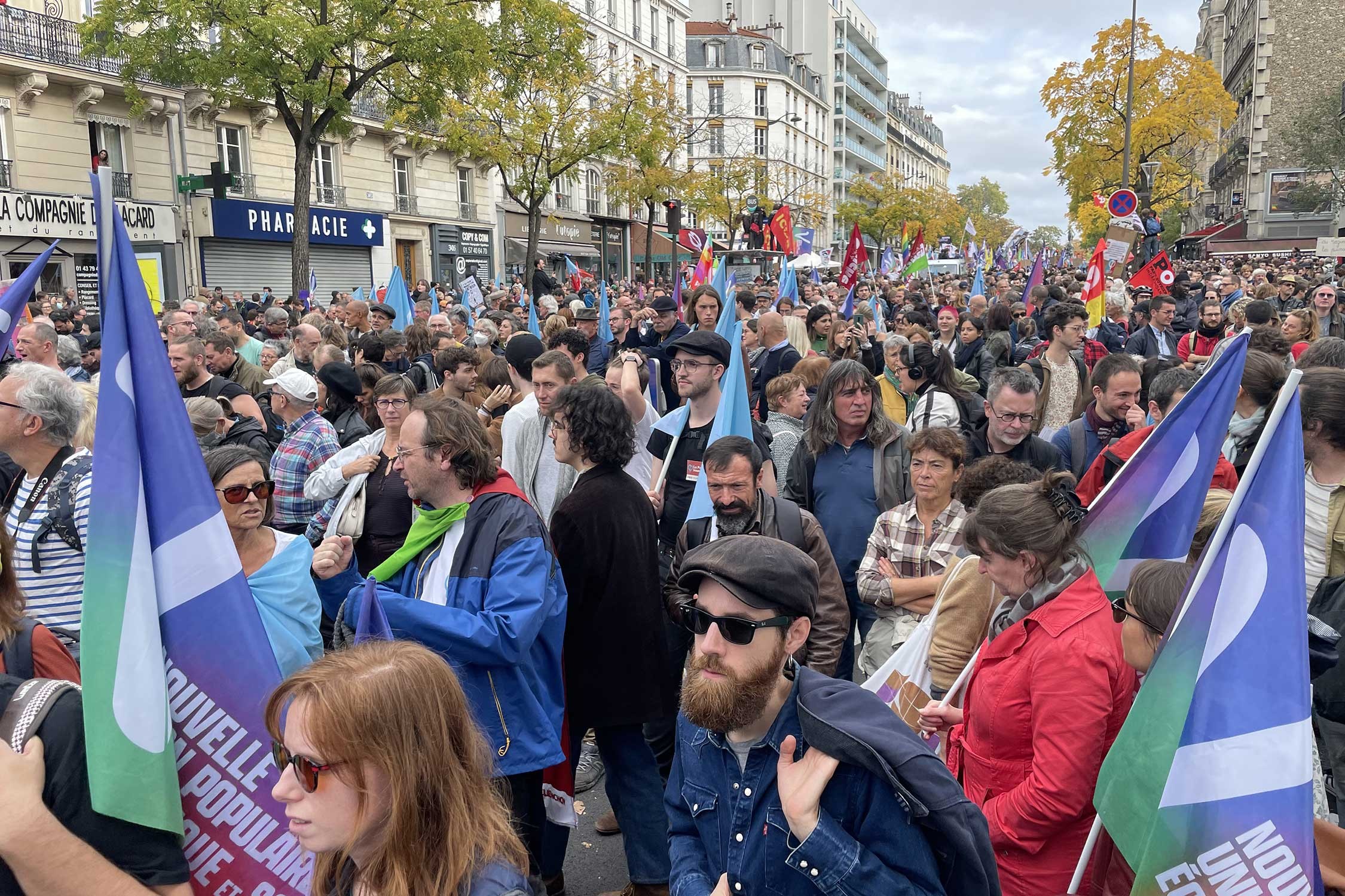 Fransa'da hayat pahalılığına karşı sokağa çıkan binler