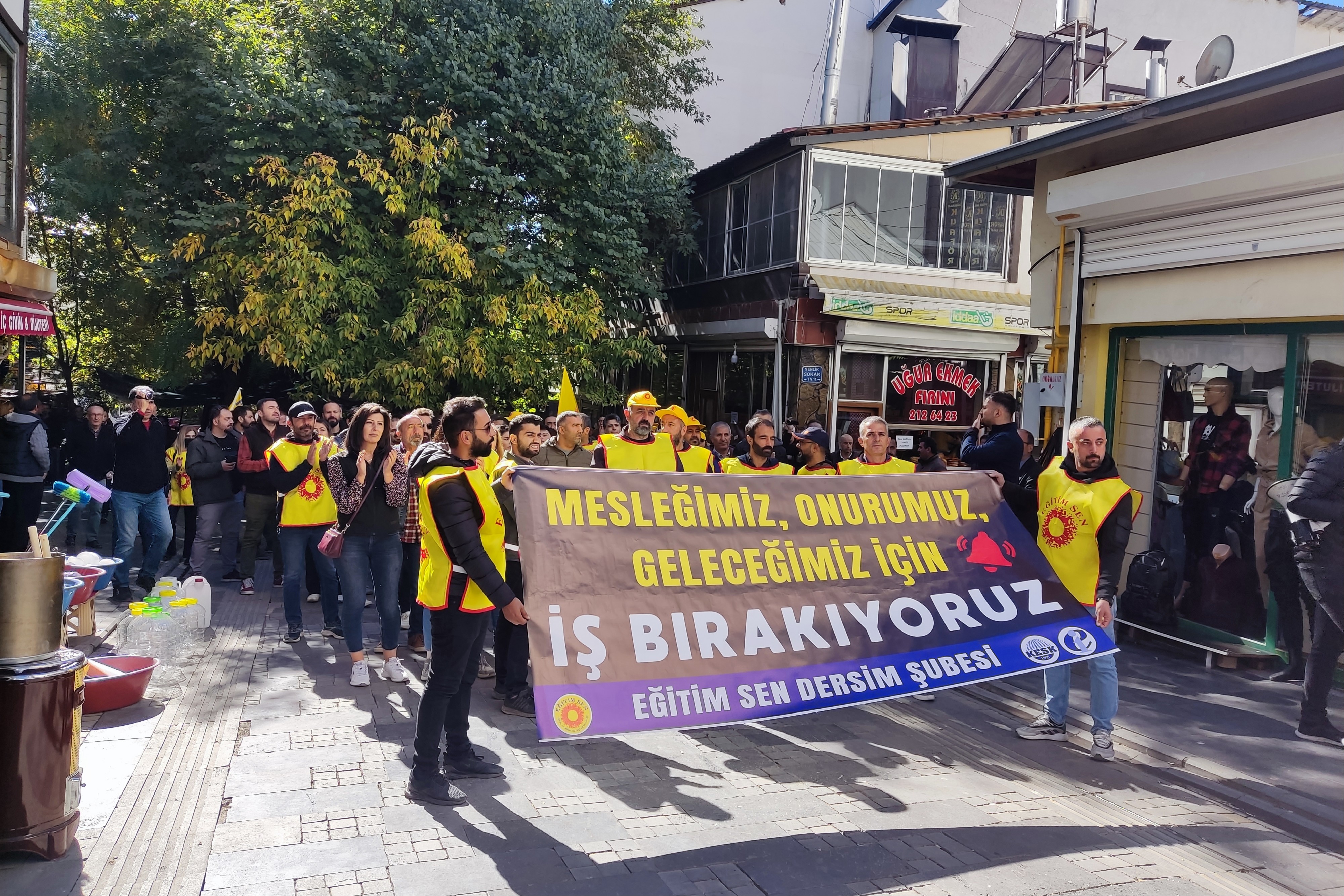 Dersim'de öğretmenlerin eylemi