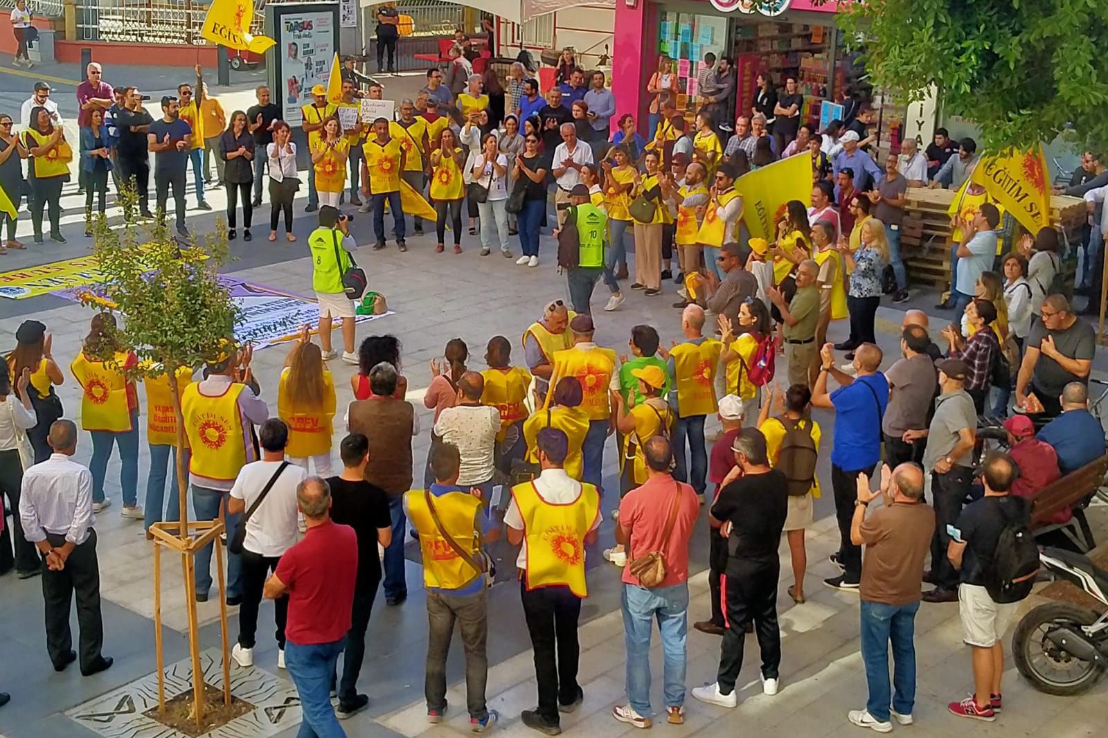 Tarsus'taki açıklama.