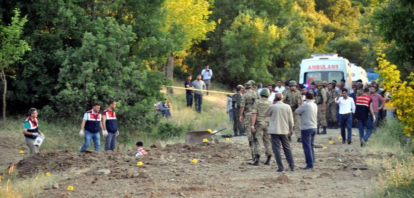 Palu'da menfeze yerleştirilen bomba patladı: Baba ile 2 çocuğu yaşamını yitirdi