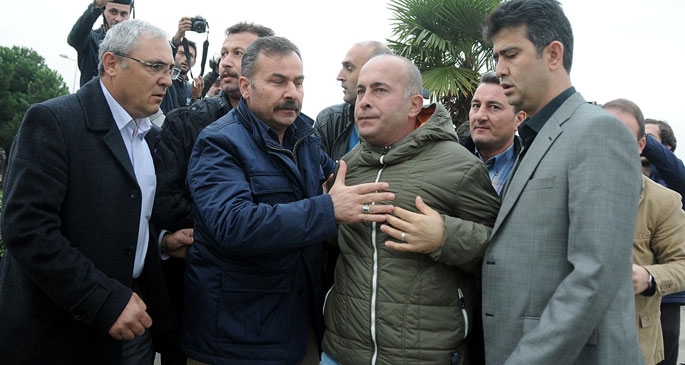 Bakan Müzezzinoğlu'na, sabah yürüyüşünde protesto