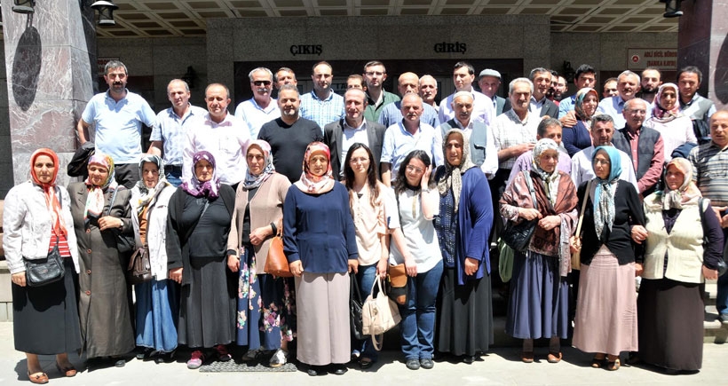 Köylülere dayak yerken kırılan cop ve kalkan için ‘kamu malına zara verme’ suçlaması