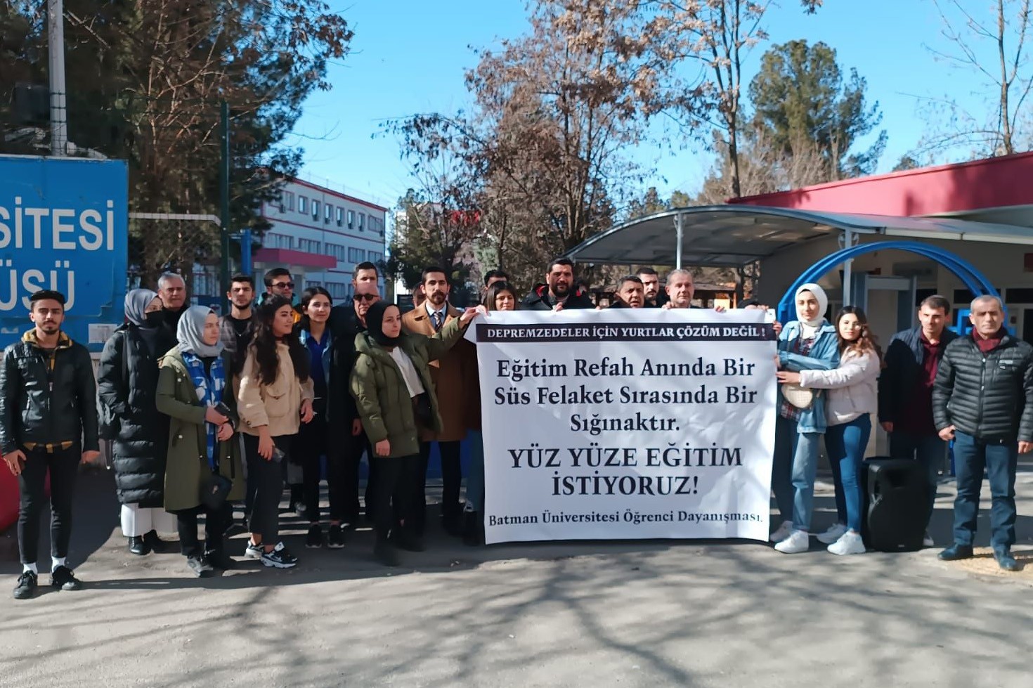 Batman'da öğrenciler uzaktan eğitim kararını protesto etti