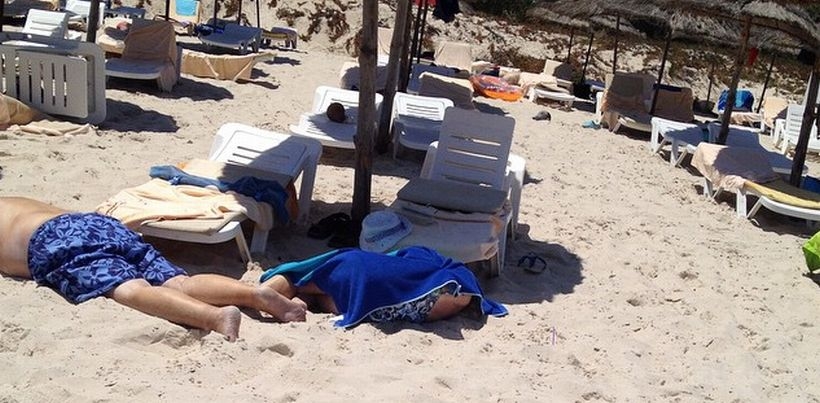 Tunus'ta turistik plaja saldırı: 37 ölü