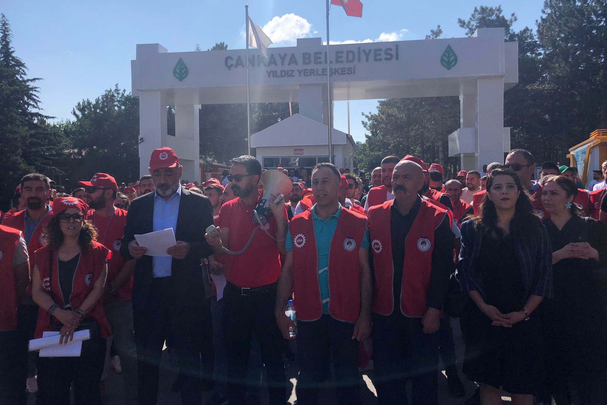 Genel-İş üyesi işçiler iş bıraktı: Belediyelerde grev var - Resim : 6