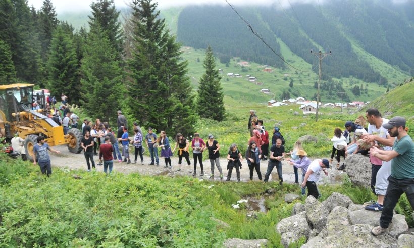 Yeşil Yol için komando eşliğinde iş makinesi getirdiler, Rizeli yine 'Dur' dedi