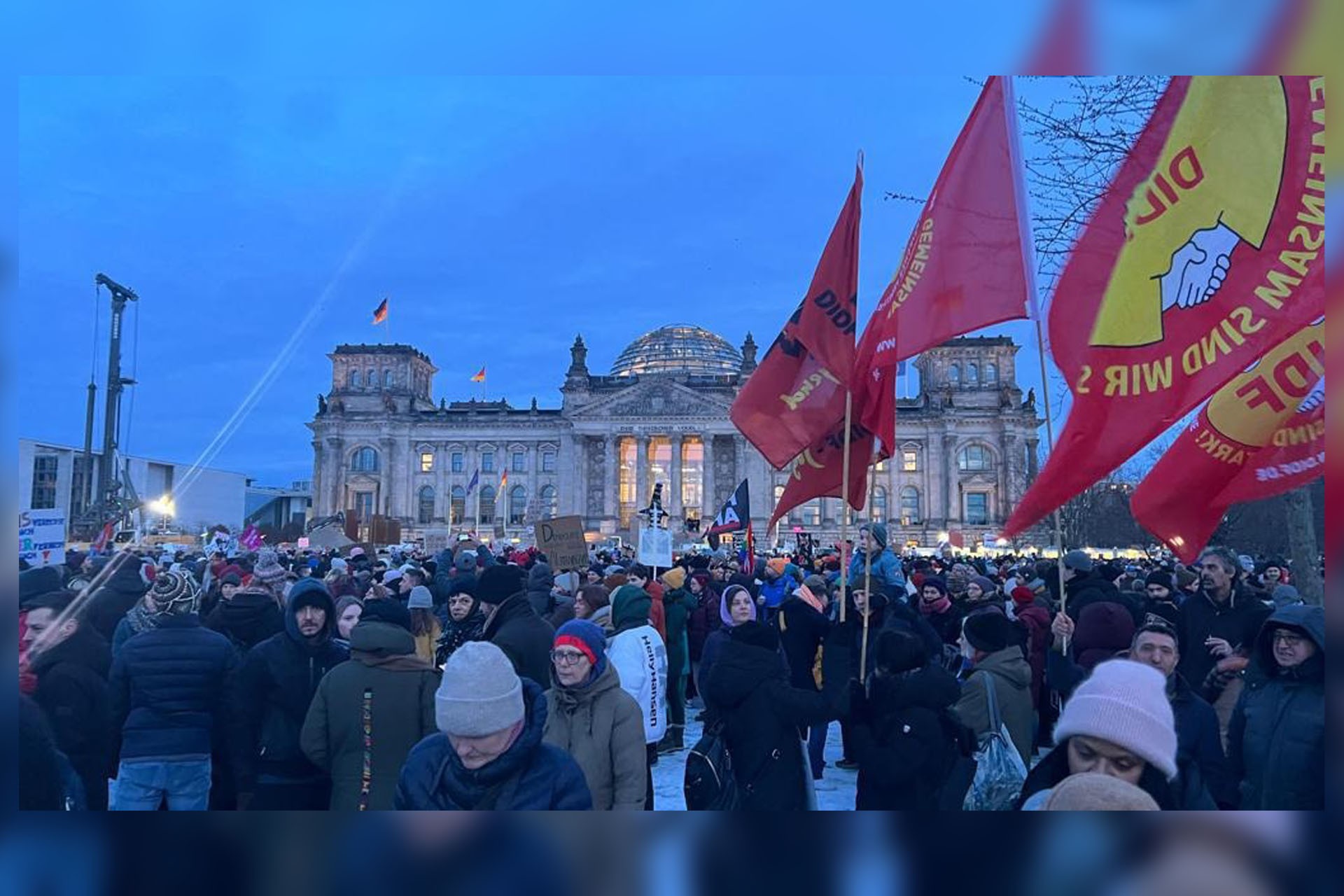 Almanya'da yüz binler ırkçılığa karşı ayakta