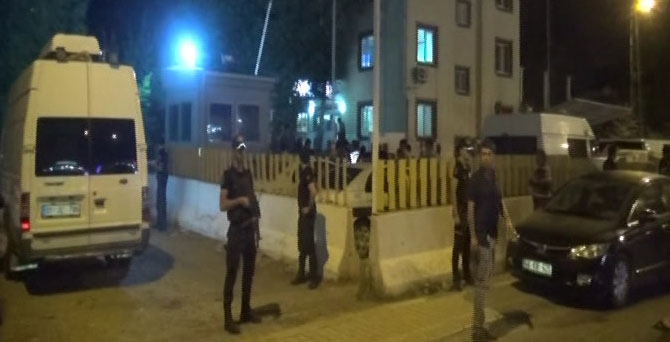 Adana'da Emniyet Müdürlüğü'ne saldırı: 2'si polis 4 kişi öldü