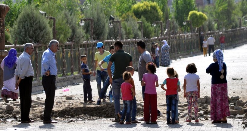 Cizre'de yola döşenen patlayıcı sivil aracın geçişi sırasında patladı: 1 yurttaş yaşamını yitirdi