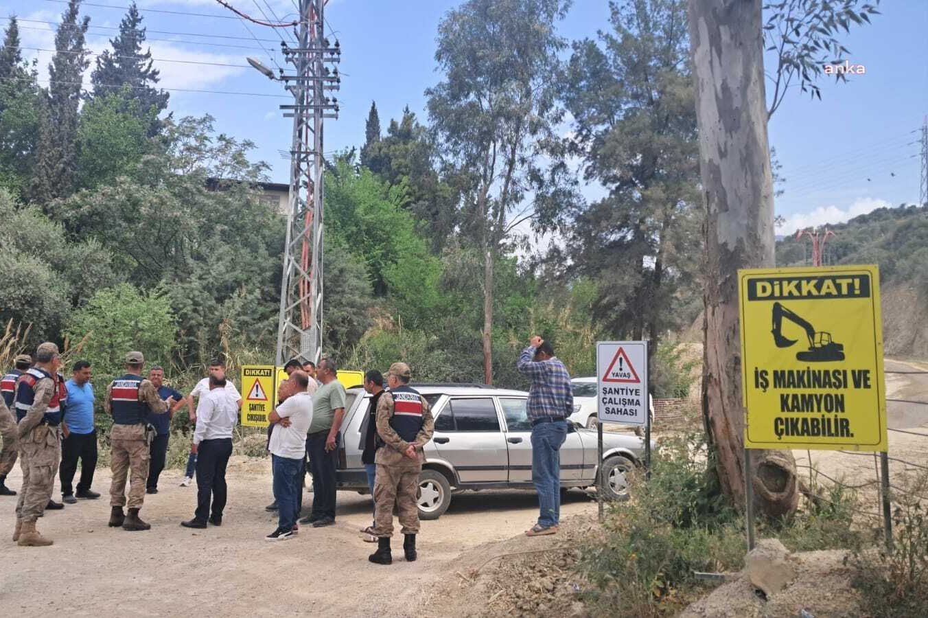 Belen'de tünel projesi için arazileri kamulaştırılan köylüler, şantiye yolunu kapattı