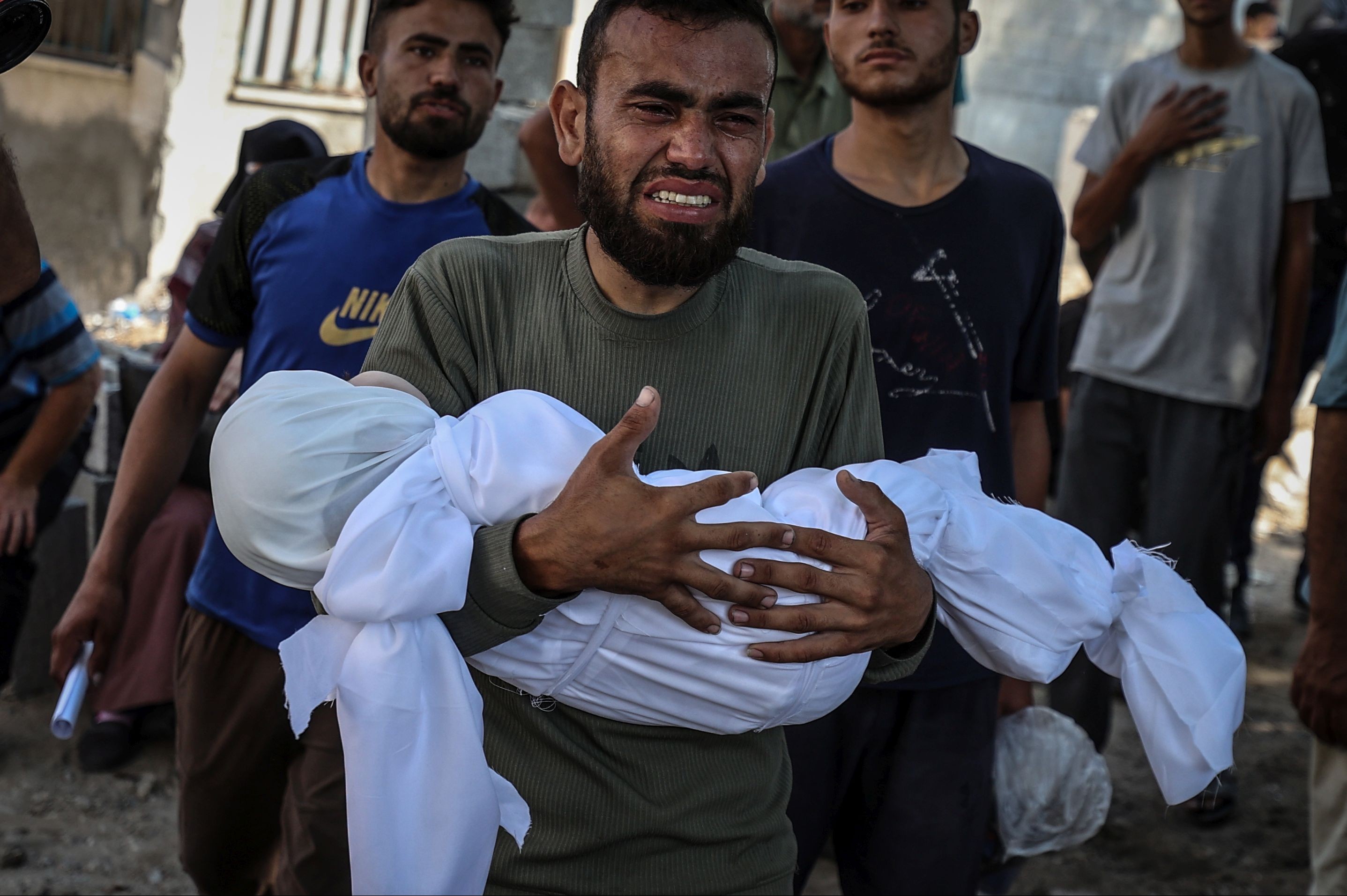 İsrail'in Gazze'ye düzenlediği saldırılarda 46 Filistinli hayatını kaybetti