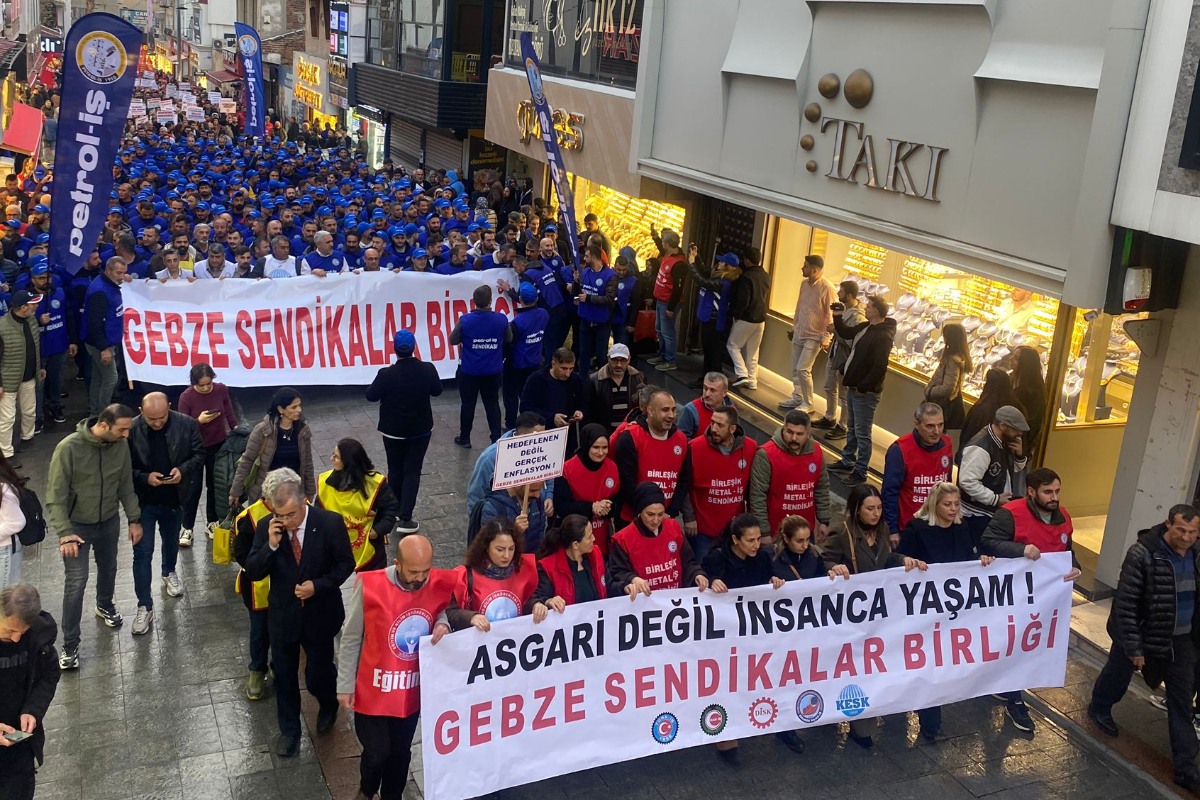 Gebze Sendikalar Birliği Asgari ücret talepleri açıklaması için yürüyüşe geçti