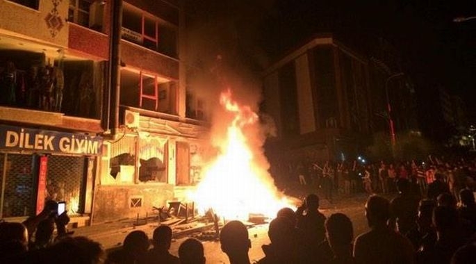 IŞİD protestosuna saldırı: Bir çocuk ağır yaralandı