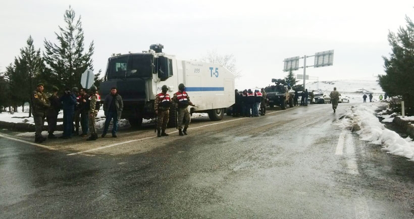 İnsanlık yürüyüşü için yola çıkan kadınlara Siirt'te Şırnak valisi engeli