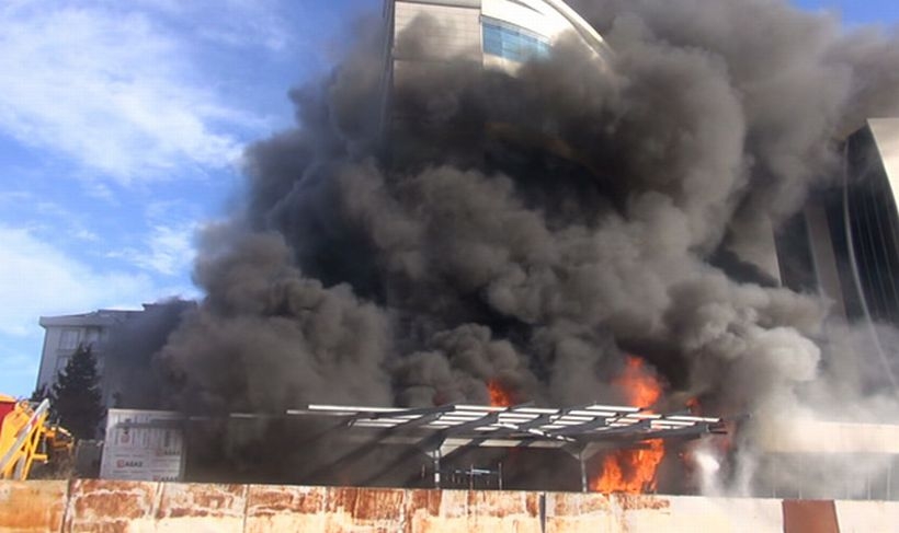 Maltepe'deki otel yangını kontrol altına alındı: Kurtarma çalışması sürüyor