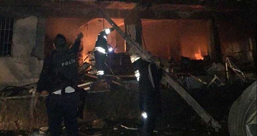 Diyarbakır Çınar Emniyet Müdürlüğü'ne bombalı araçla saldırı