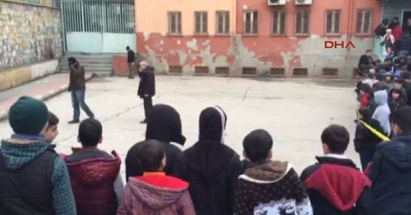 Diyarbakır'da okulda patlama: 5 çocuk yaralandı