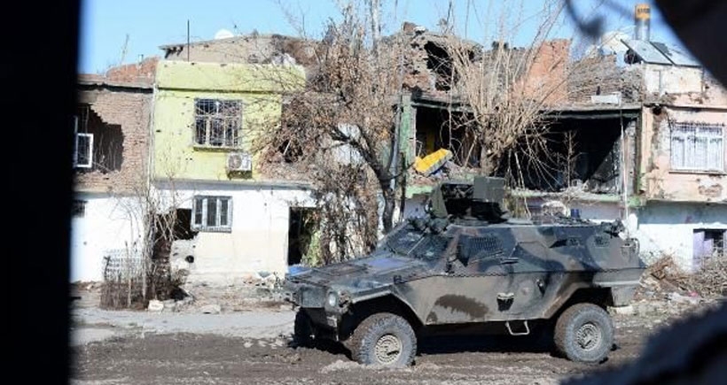 Sur'da ağır yaralanan özel harekat polisi hayatını kaybetti