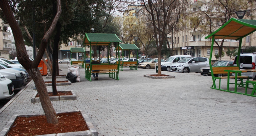 Antep’te ağaçlar kesilip beton parklar yapılıyor