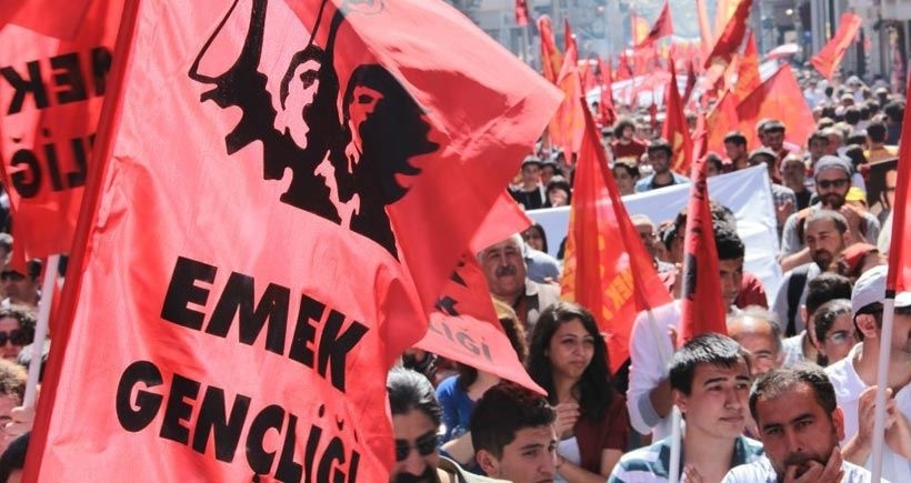 Emek Gençliği üyelerinin  ailelerine polis tacizi