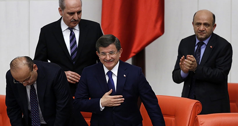 Davutoğlu: AK Parti’nin efsanevi kurucu lideri Erdoğan’dır, yeni lideri benim