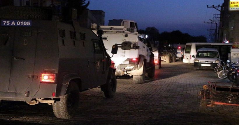 Nusaybin'de polis aracına roketli saldırı: 1 polis yaşamını yitirdi