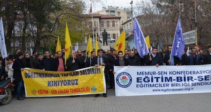 Ergani'de öğretmene yönelik şiddet protesto edildi