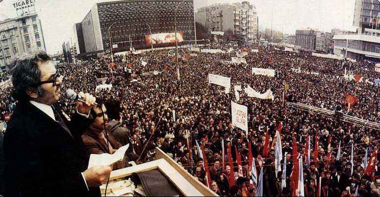 Ne ekmekten vazgeçeceğiz ne özgürlükten