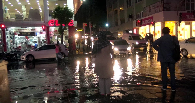 İstanbul'da şiddetli yağmur etkili oldu