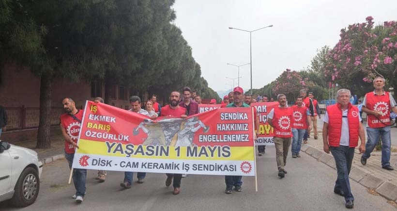 Çiğli'de işçiler, 1 Mayıs’ı Dostcam işçileriyle kutladı