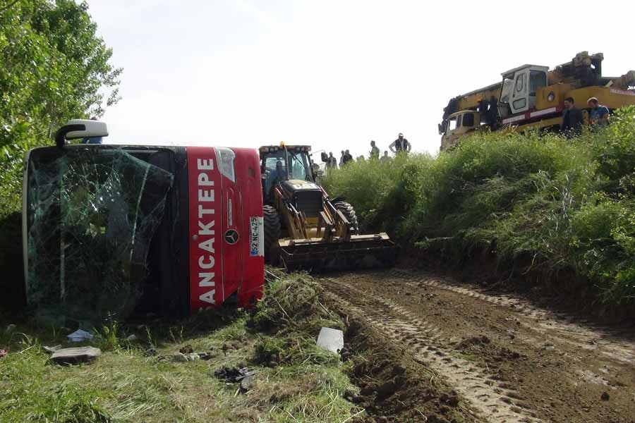 Çanakkale'de tur otobüsü devrildi: 5 ölü, 32 yaralı