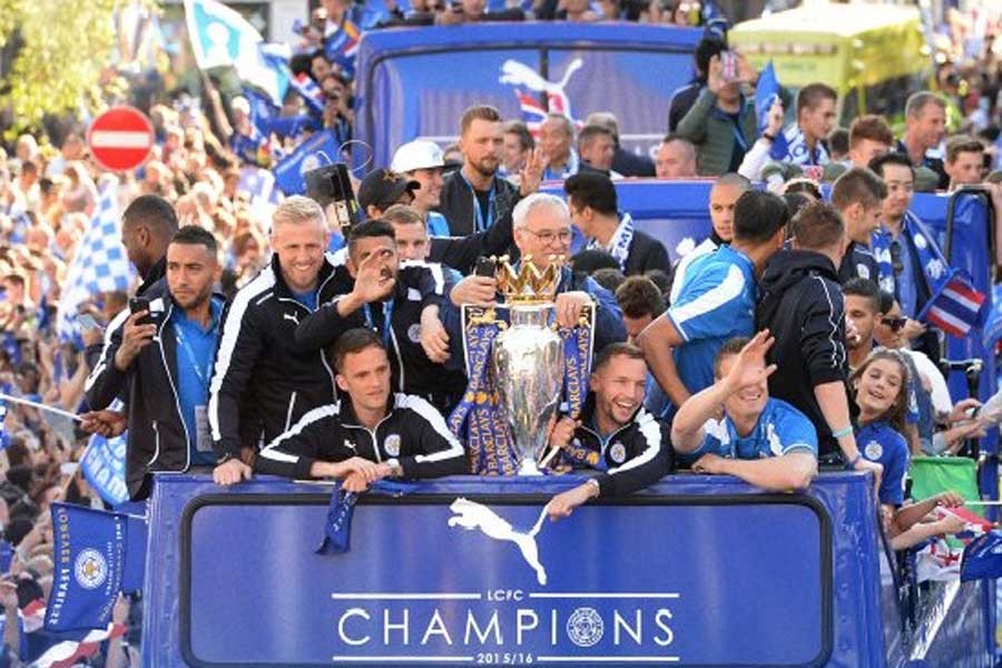 Leicester City, 100 bin taraftarıyla, şampiyonluğu kutladı