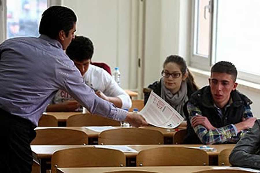 MEB, öğretmenlerin gözetmenlik ücretini 2 aydır ödemedi