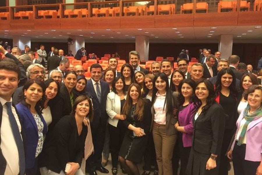 HDP'li milletvekilleri AYM'ye başvurdu