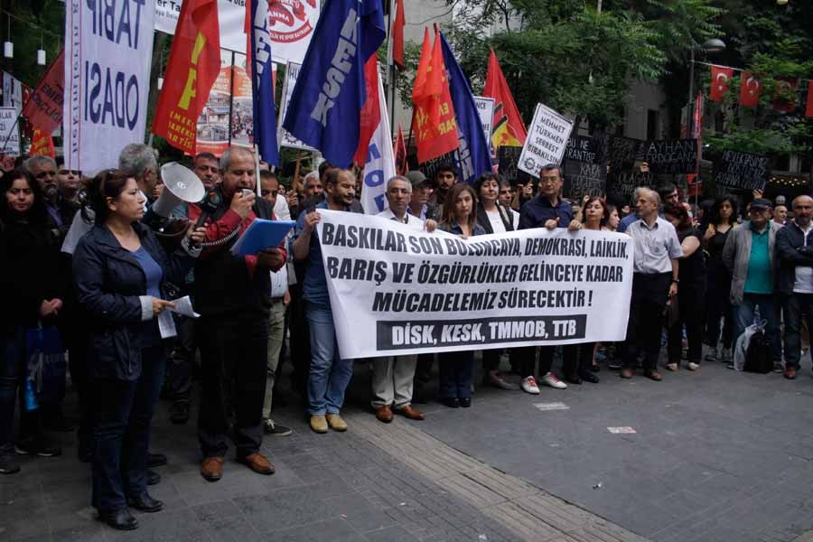 Gözaltı ve tutuklamalara Ankara'da tepki gösterildi