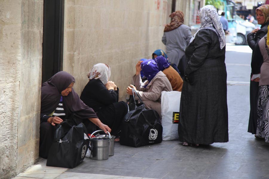 Açlığın ve yoksulluğun fotoğrafı: Bir tas çorba için